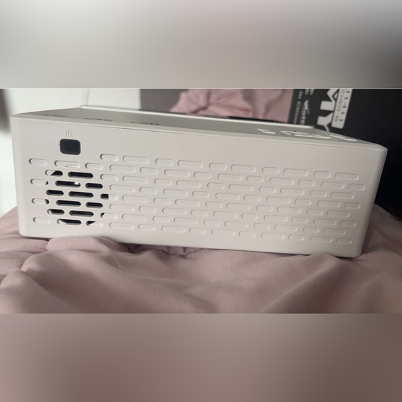 *mini projector* - Picture 6 of 6